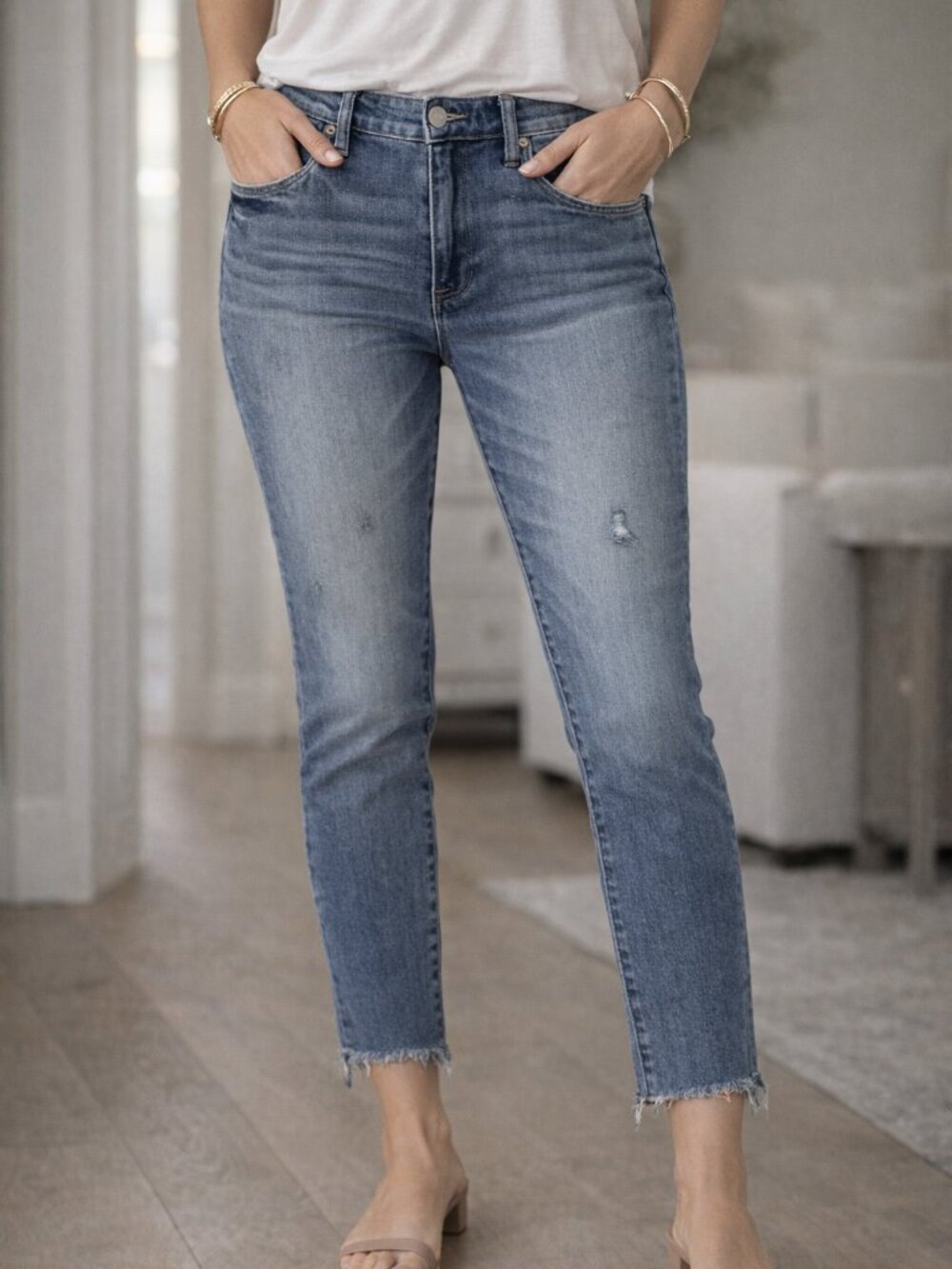 Distressed Cropped Ankle Blue Jeans • Raw Hem, Mid Rise • Size 27 • NWT - Picture 2 of 10